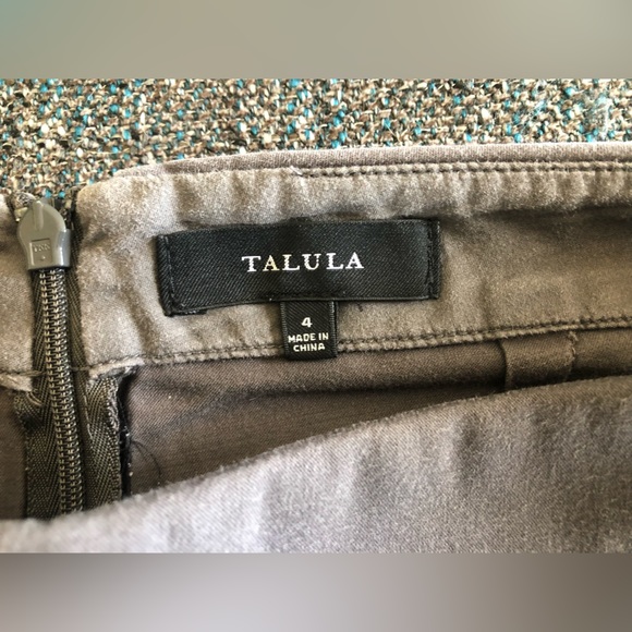 Women’s Aritzia skort - Picture 3 of 3